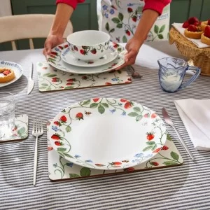 Strawberry Patch placemats by Ulster Weavers with plates on table